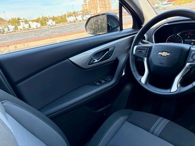 Used 2025 Chevrolet Blazer LT w/ Midnight/Sport Edition image 22