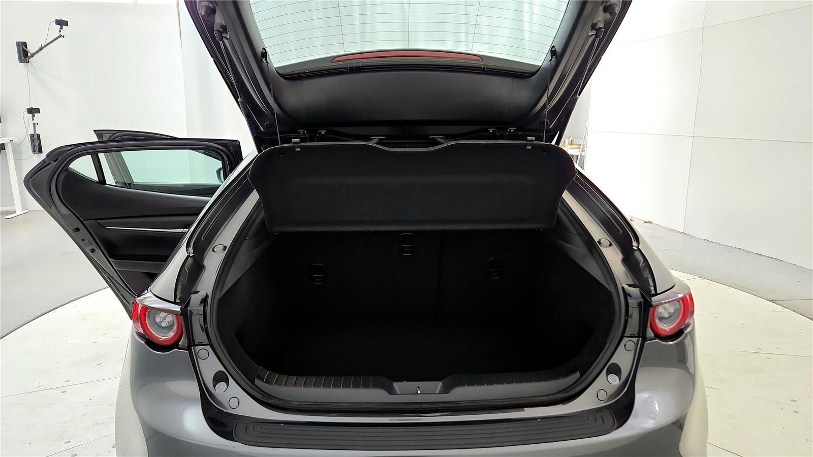 Used 2021 MAZDA MAZDA3 s image 17