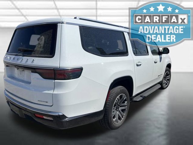 Used 2024 Jeep Wagoneer L Series II w/ Flexible Seating Group AWD/4WD image 2