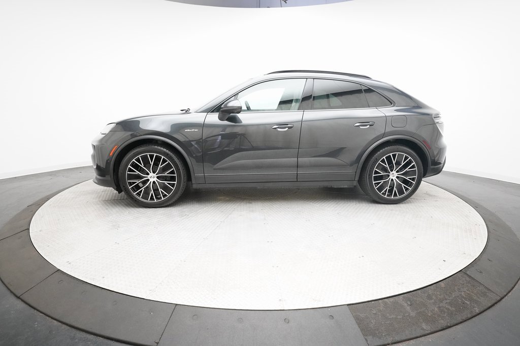Used 2024 Porsche Macan 4 Electric image 2