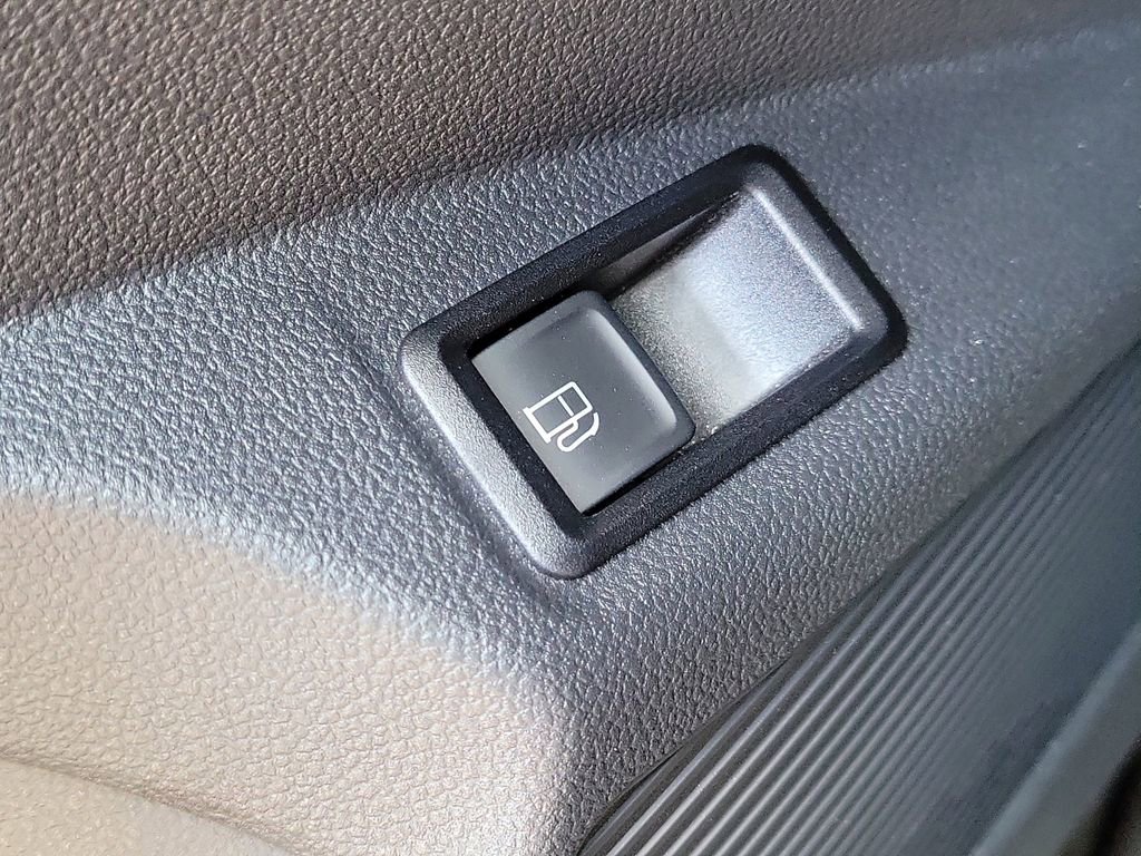 Used 2023 Volkswagen Taos S image 18