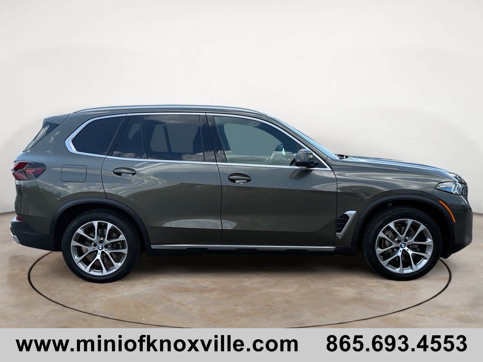 Used 2025 BMW X5 xDrive40i w/ Premium Package AWD/4WD image 2