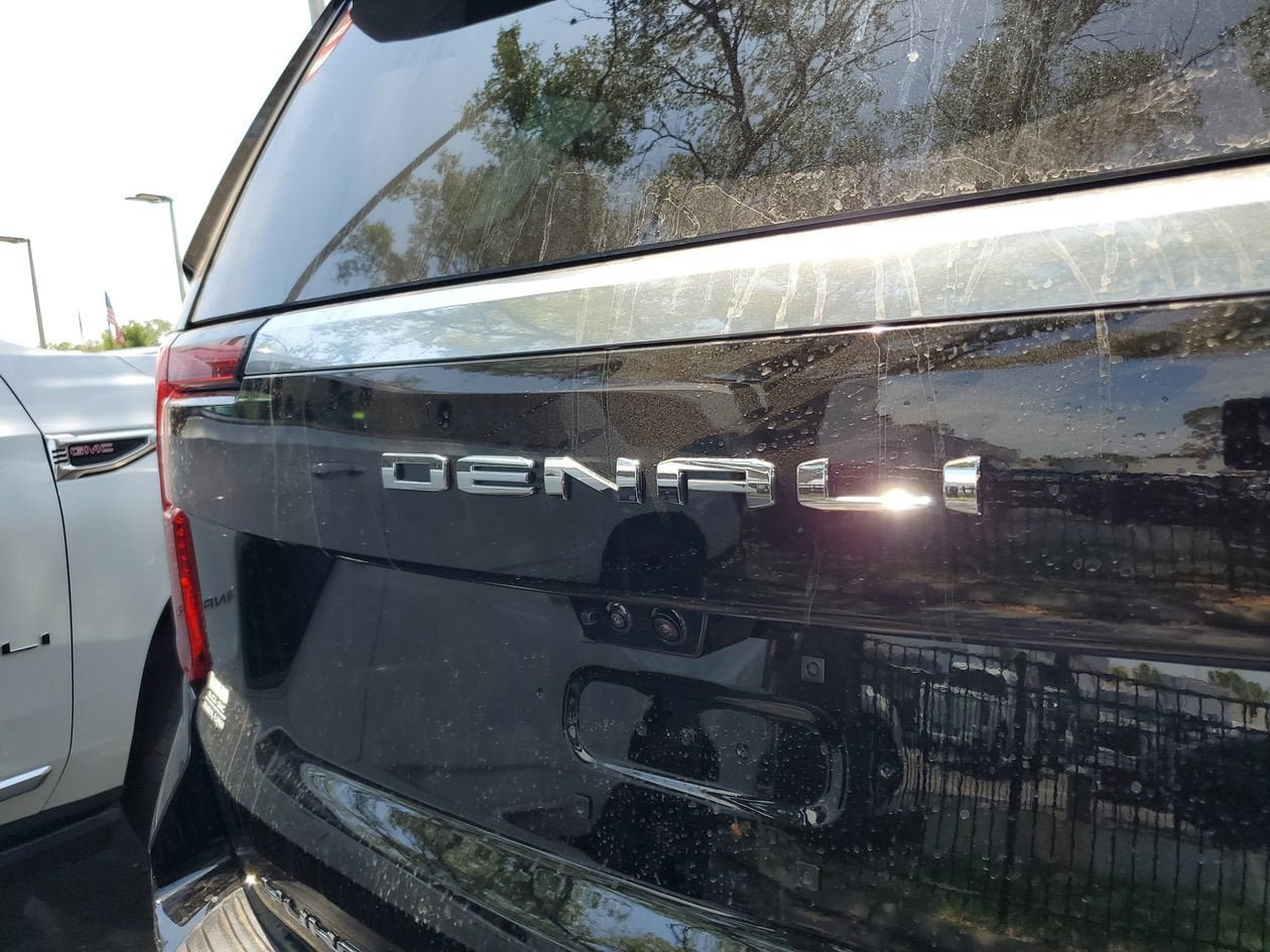 New 2026 GMC Yukon XL Denali w/ Denali Reserve Package AWD/4WD image 9