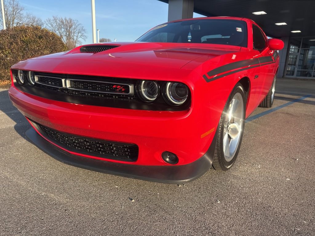 Used 2019 Dodge Challenger R/T w/ Plus Package image 9