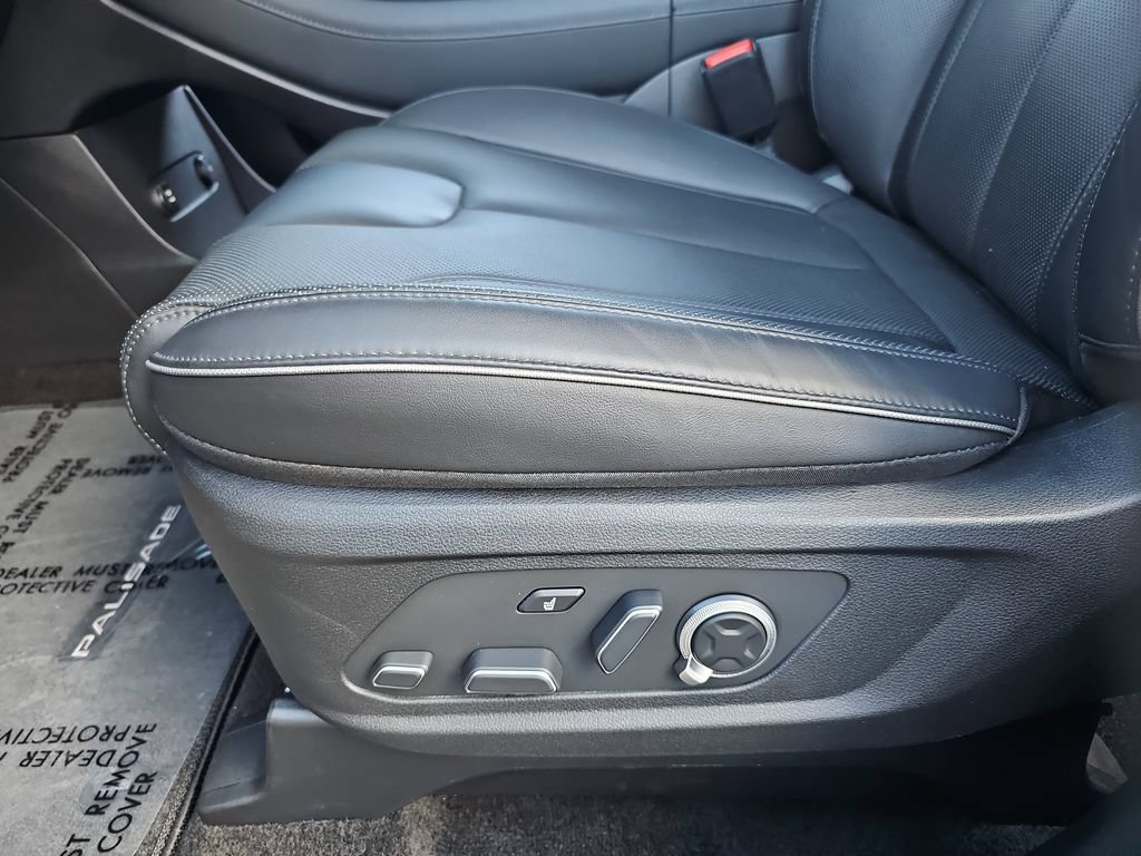 Used 2025 Hyundai Palisade Calligraphy FWD image 18