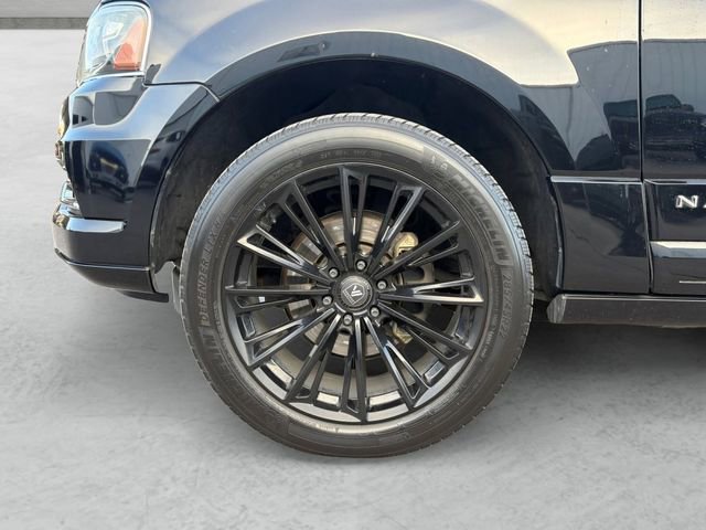 Used 2017 Lincoln Navigator Select image 23