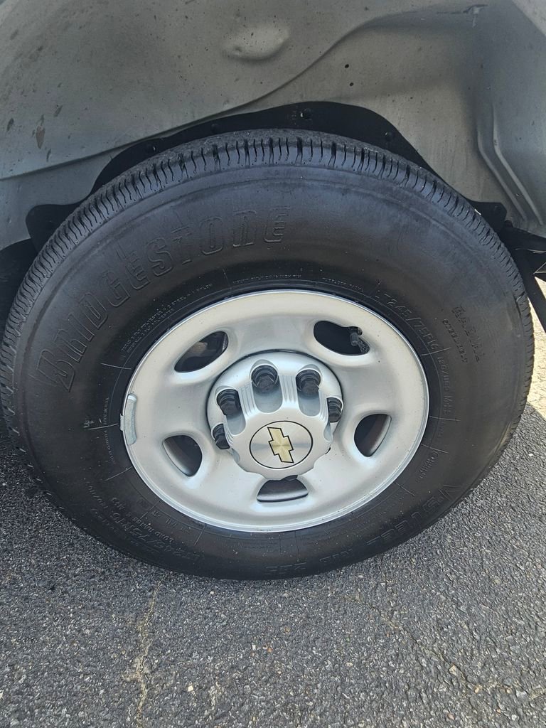 Used 2024 Chevrolet Express 2500 w/ Driver Convenience Package image 24