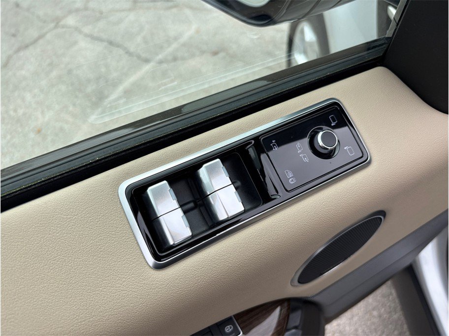 Used 2020 Land Rover Range Rover Sport HSE AWD/4WD image 25