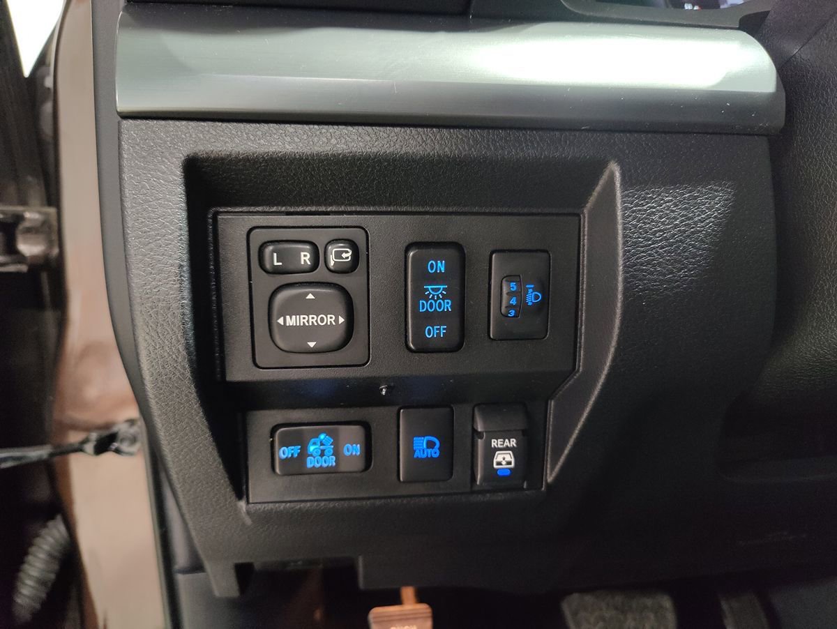 Used 2021 Toyota Tundra Platinum AWD/4WD image 29