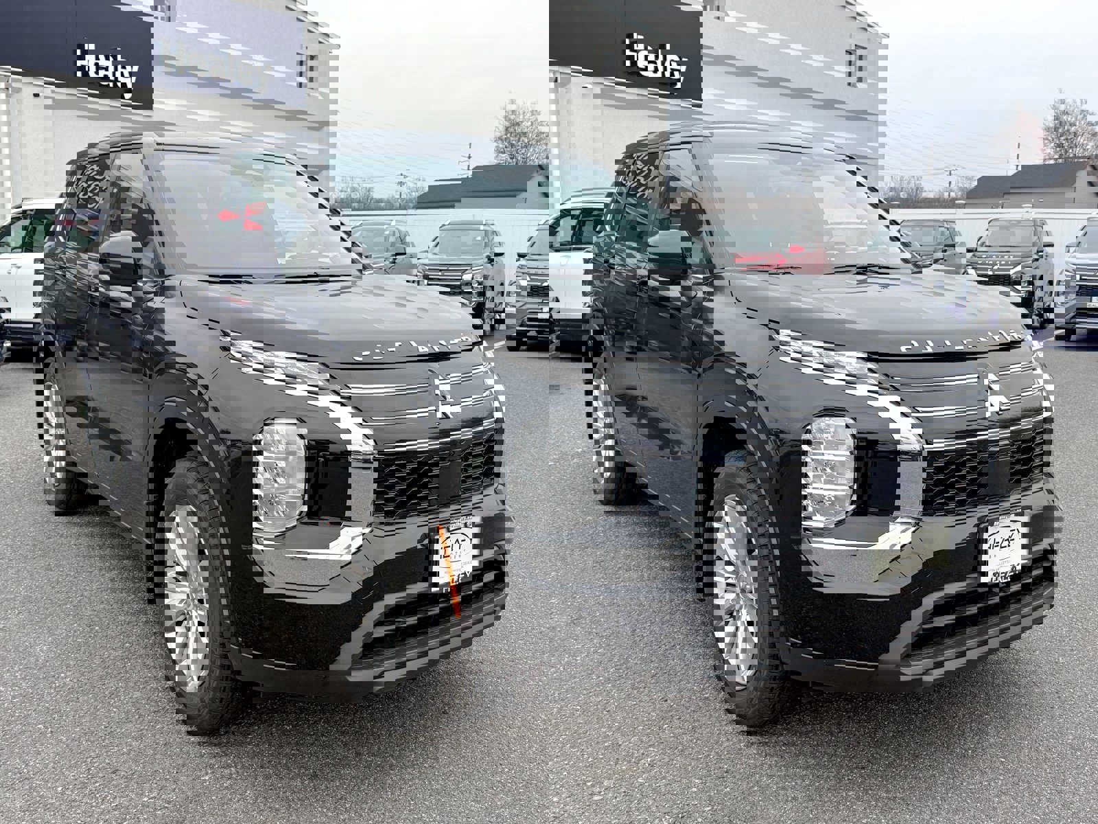 New 2025 Mitsubishi Outlander ES image 1