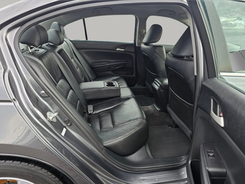 Used 2011 Honda Accord SE image 24