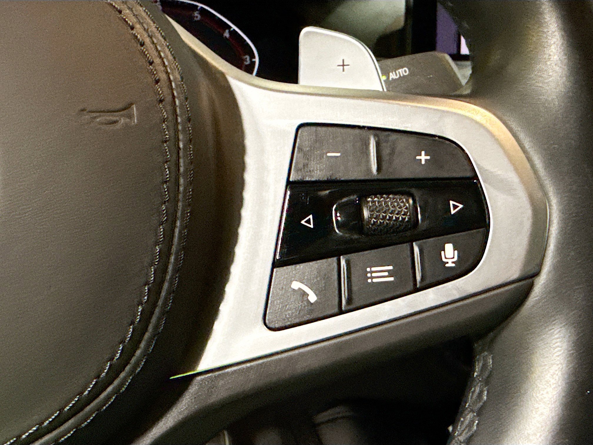 Certified 2023 BMW X4 xDrive30i w/ M Sport Package image 38