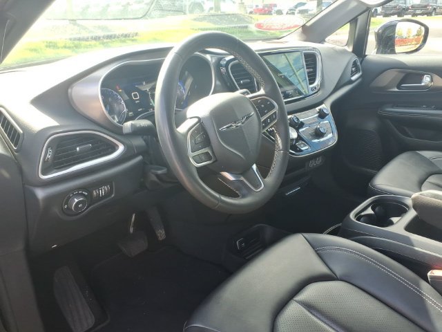 Certified 2025 Chrysler Pacifica Select FWD image 7
