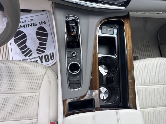 Certified 2024 Cadillac Escalade Premium Luxury Platinum AWD/4WD image 18