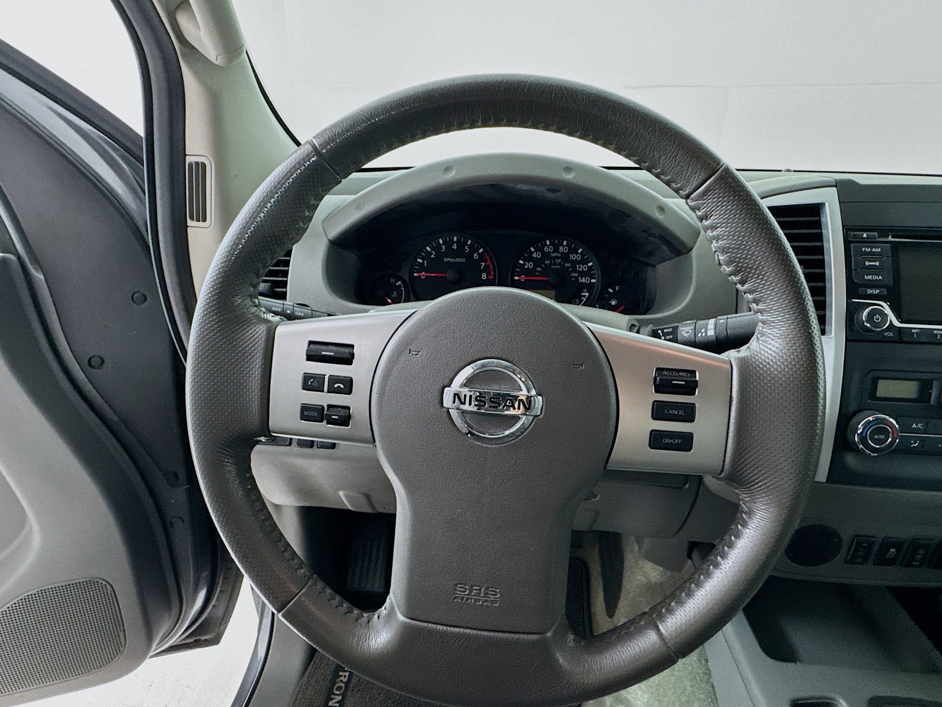 Used 2016 Nissan Frontier SV w/ SV Value Truck Package RWD image 12