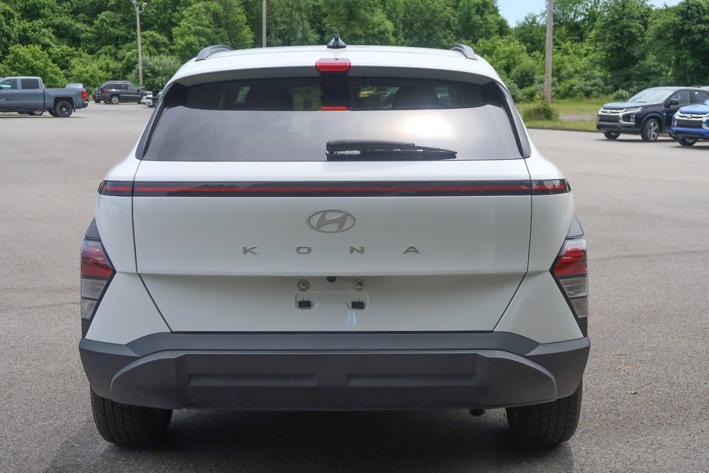 Used 2024 Hyundai Kona SEL FWD image 11