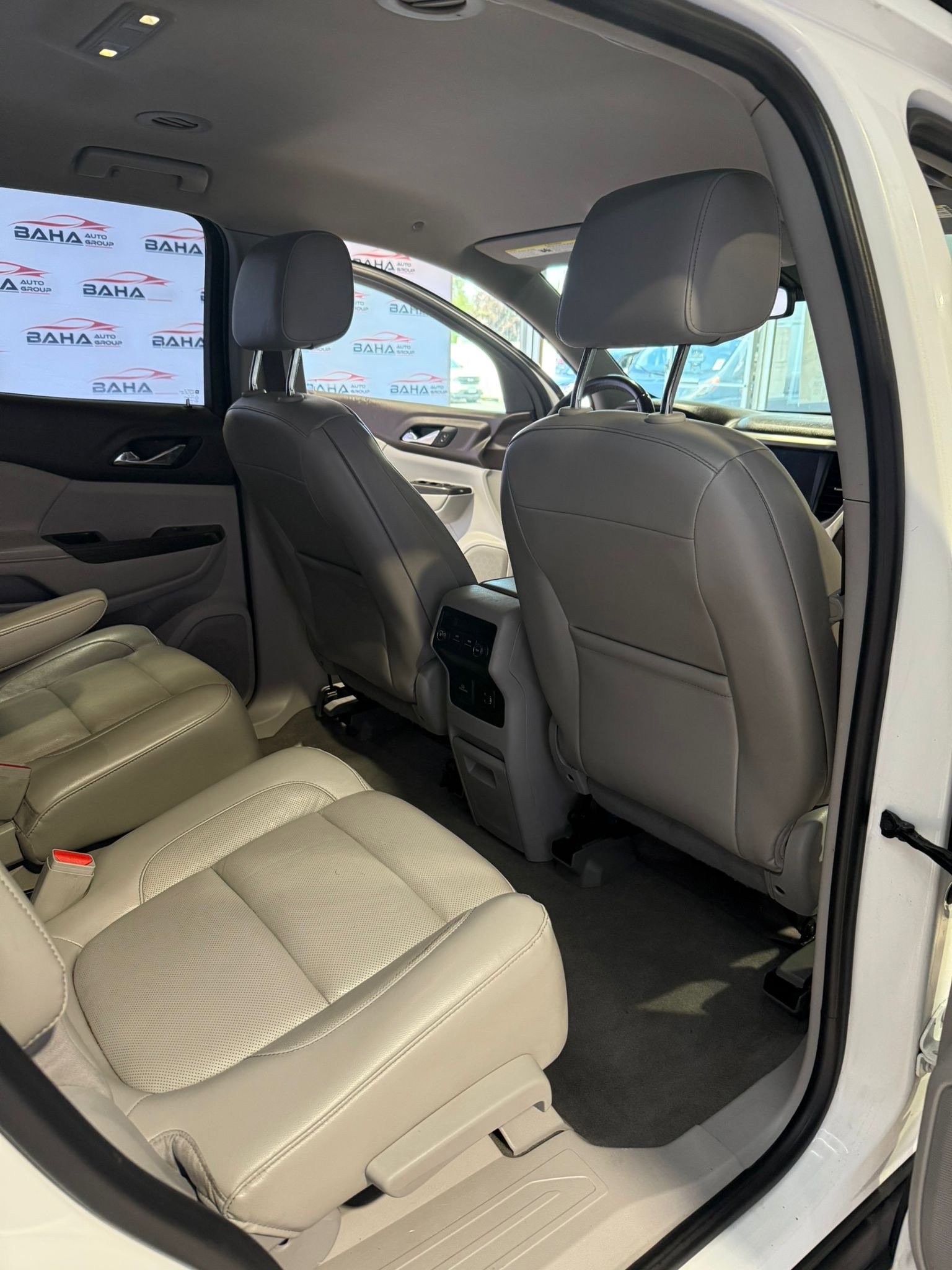Used 2017 GMC Acadia SLT image 25