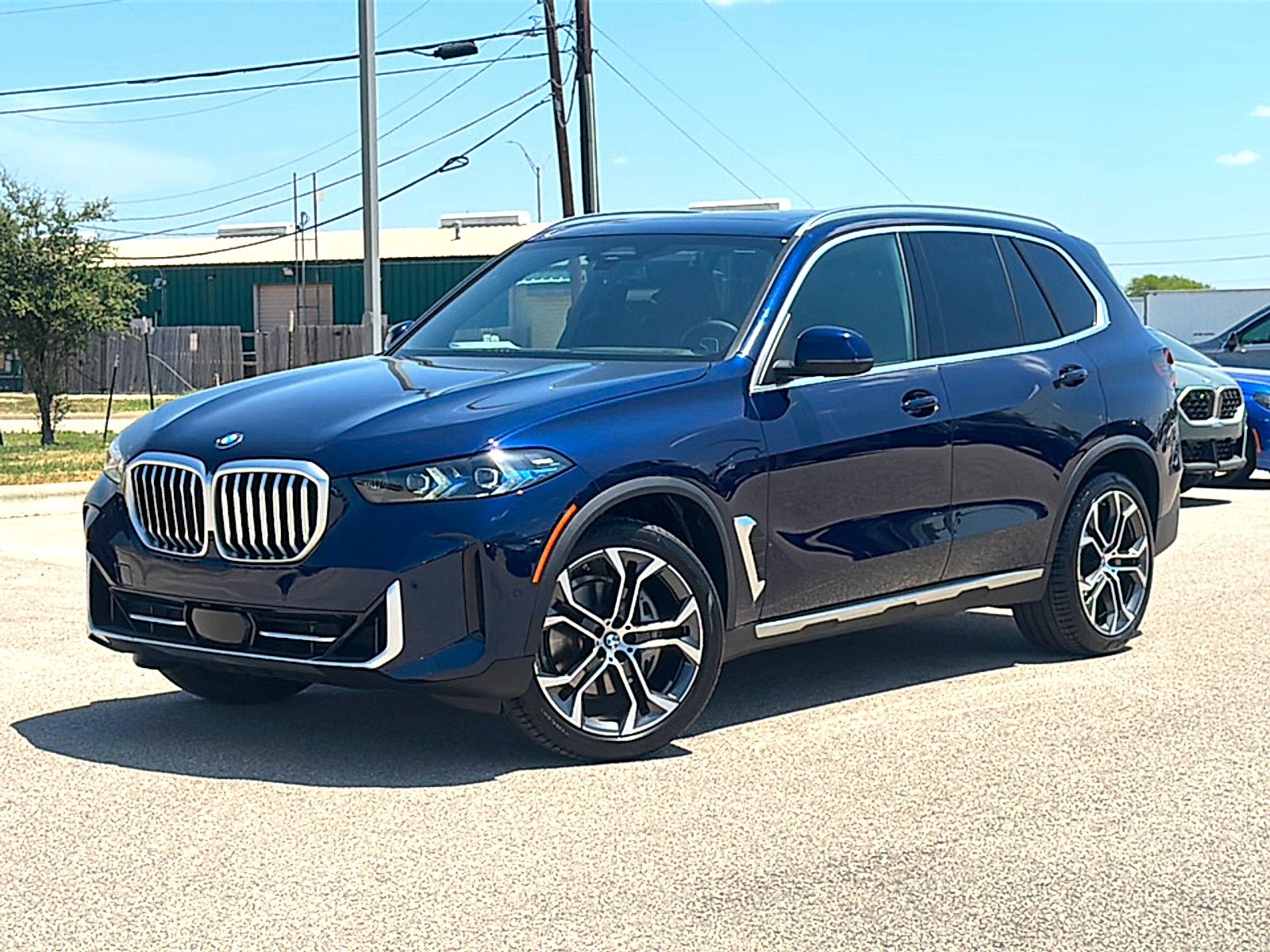 Used 2025 BMW X5 xDrive40i w/ Premium Package AWD/4WD image 2