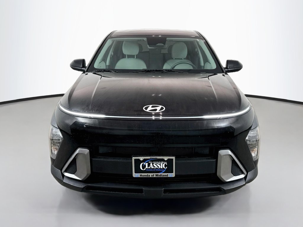 Used 2024 Hyundai Kona SE AWD/4WD image 2