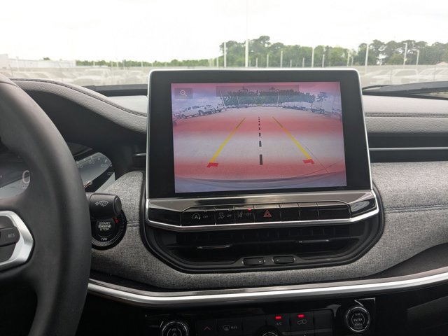 Used 2018 Jeep Compass Limited w/ Navigation Group FWD image 13