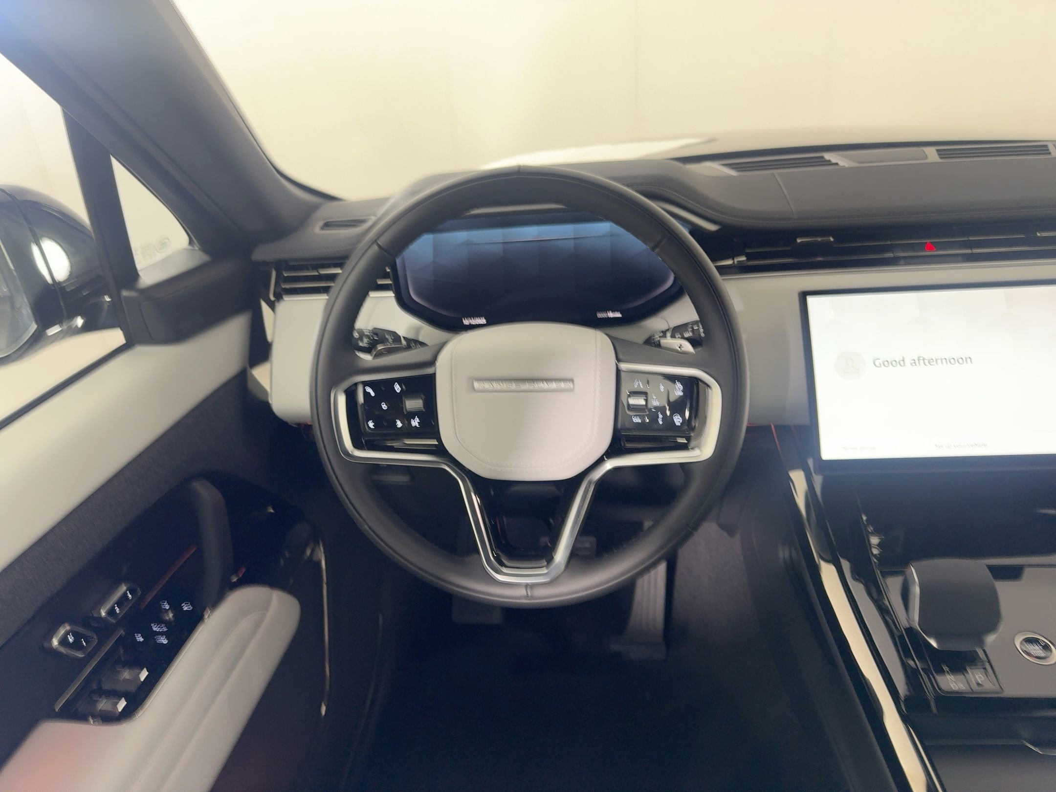 New 2025 Land Rover Range Rover Sport SE image 19