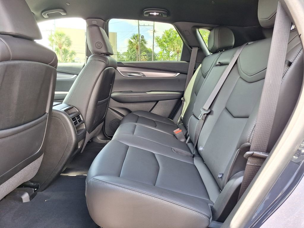 Certified 2024 Cadillac XT5 Luxury FWD image 10