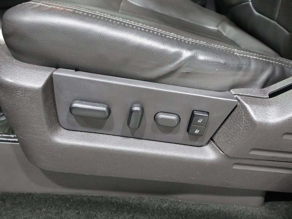 Used 2012 Ford F150 Lariat w/ Lariat Chrome Pkg AWD/4WD image 14