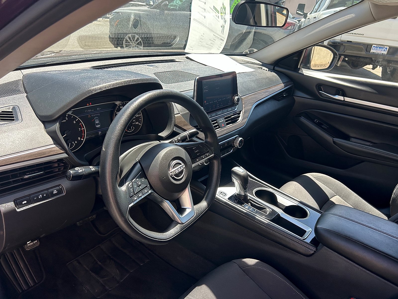 Used 2023 Nissan Altima 2.5 SV FWD image 9