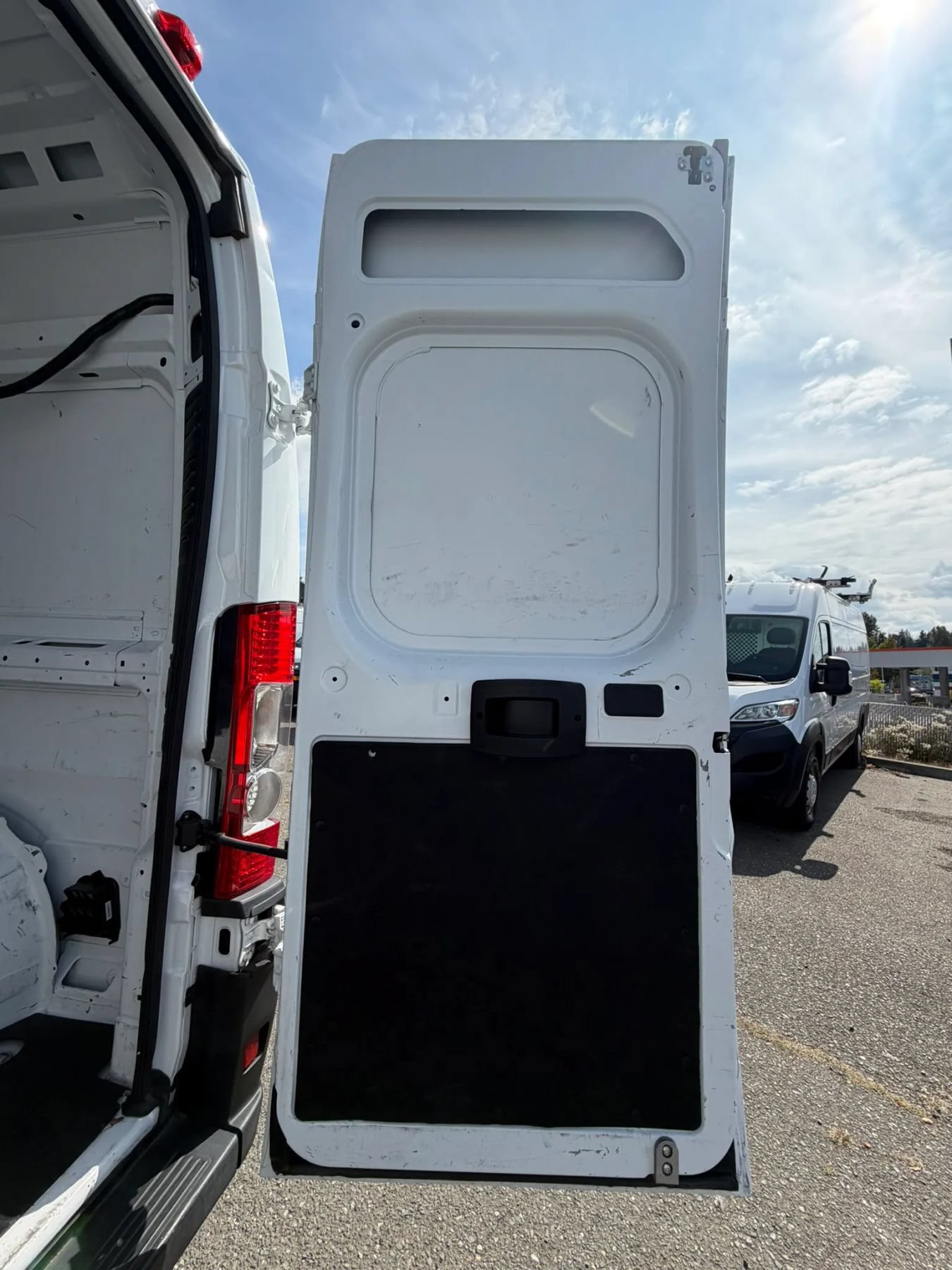 Used 2025 RAM ProMaster 3500 w/ Convenience Group FWD image 19