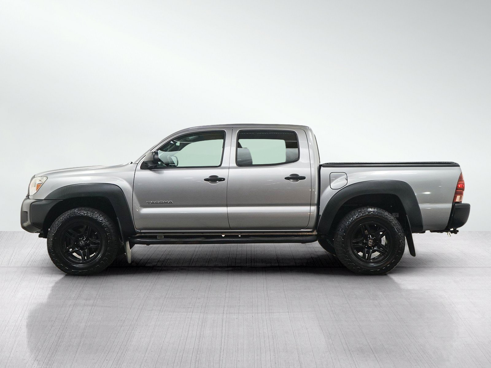 Used 2015 Toyota Tacoma PreRunner w/ Convenience Package RWD image 2