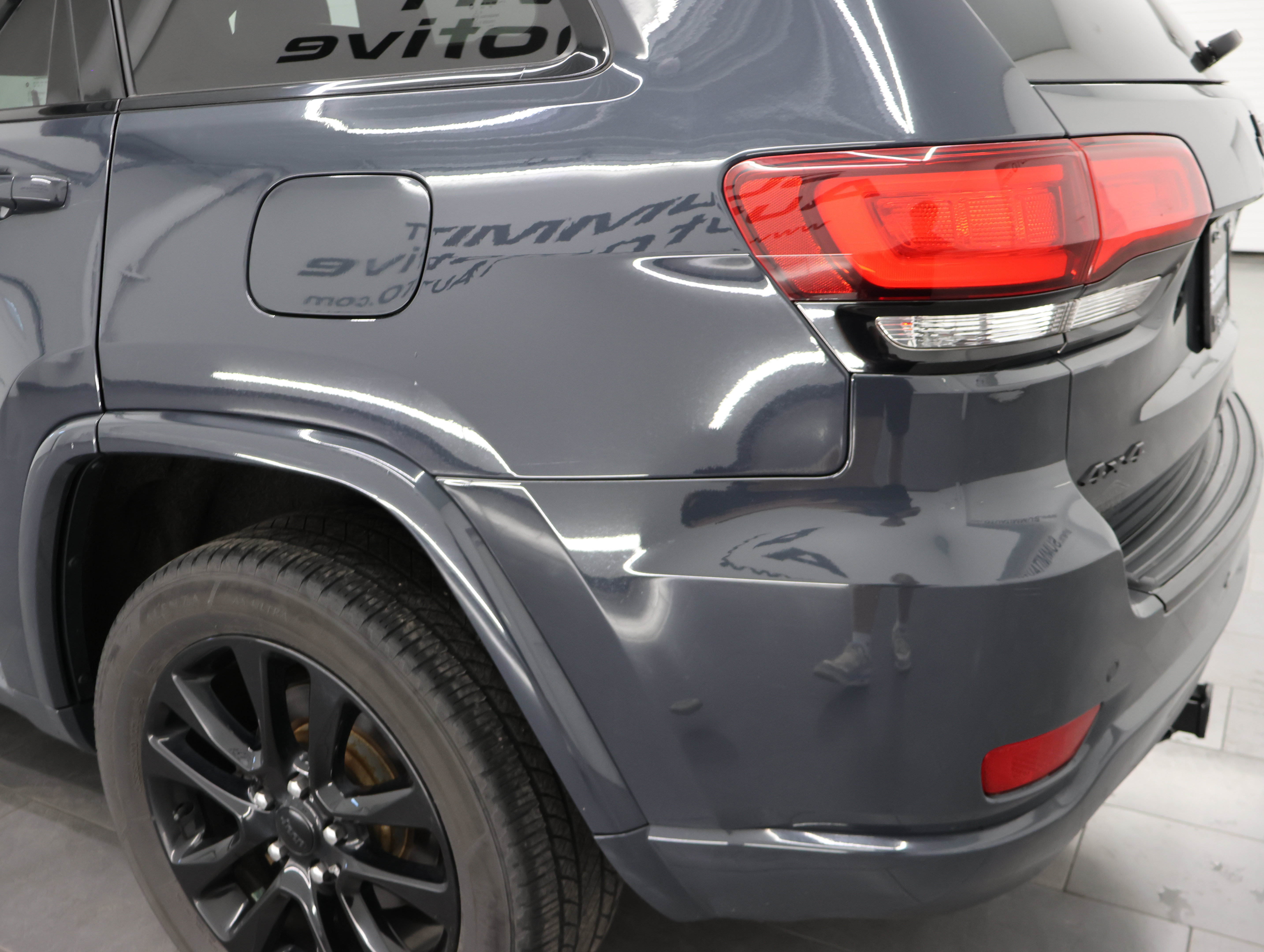 Used 2018 Jeep Grand Cherokee Altitude AWD/4WD image 31