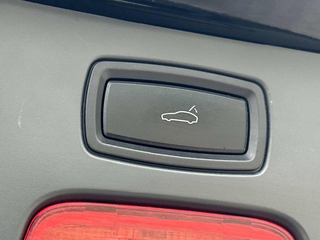 Used 2014 Porsche Cayenne Platinum Edition AWD/4WD image 15