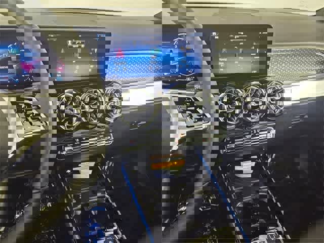 Certified 2025 Mercedes-Benz GLB 250 4MATIC image 28