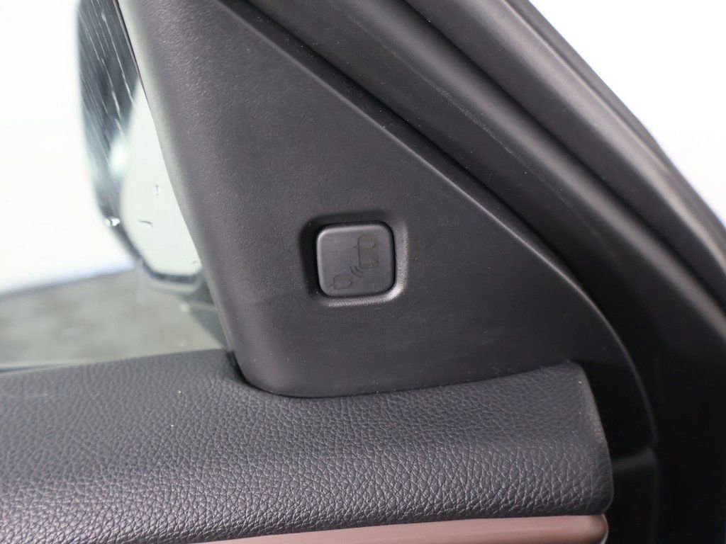 Used 2023 Acura RDX w/ Technology Package image 38