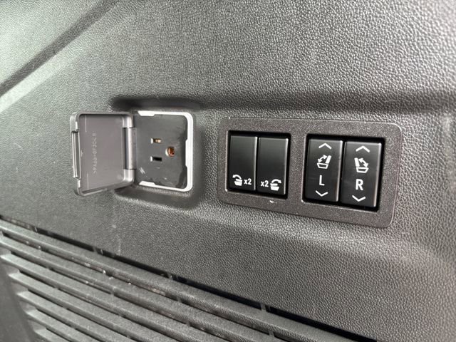 Used 2023 Chevrolet Suburban High Country w/ Premium Package 2 image 33