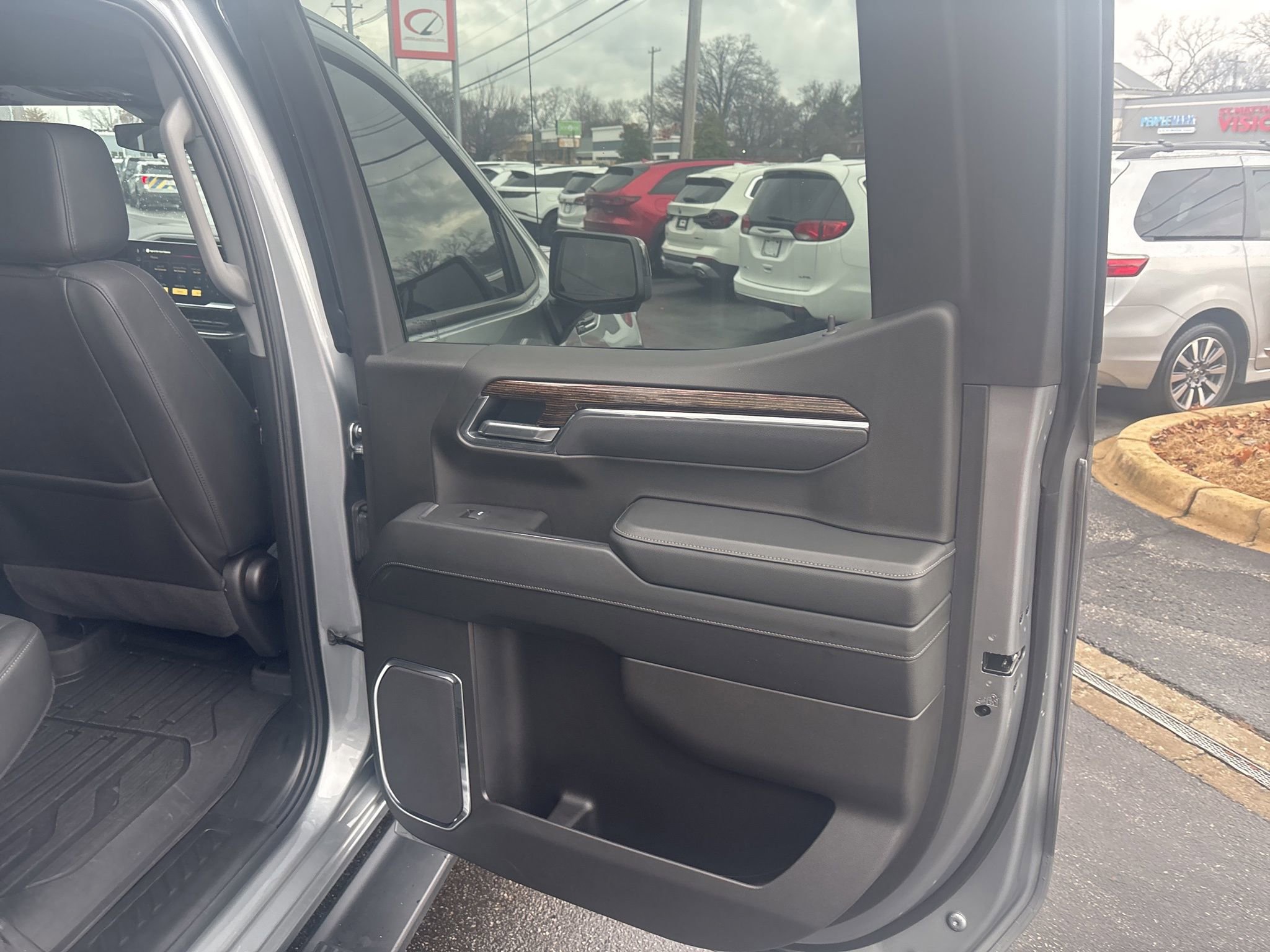 Used 2025 GMC Sierra 1500 Elevation w/ Elevation Premium Package image 20