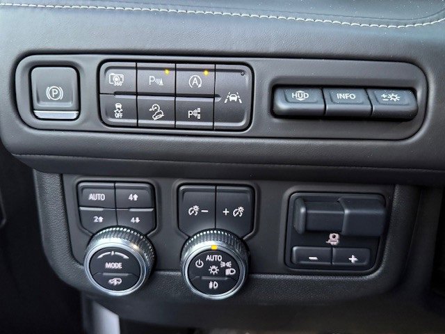 Used 2023 GMC Yukon XL Denali Ultimate image 37