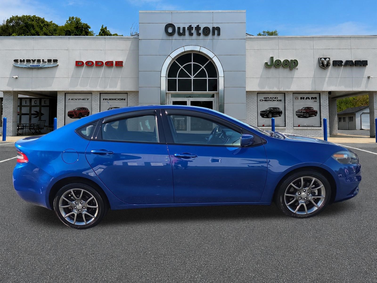 Used 2014 Dodge Dart SXT w/ Sun/Sound Group FWD image 2