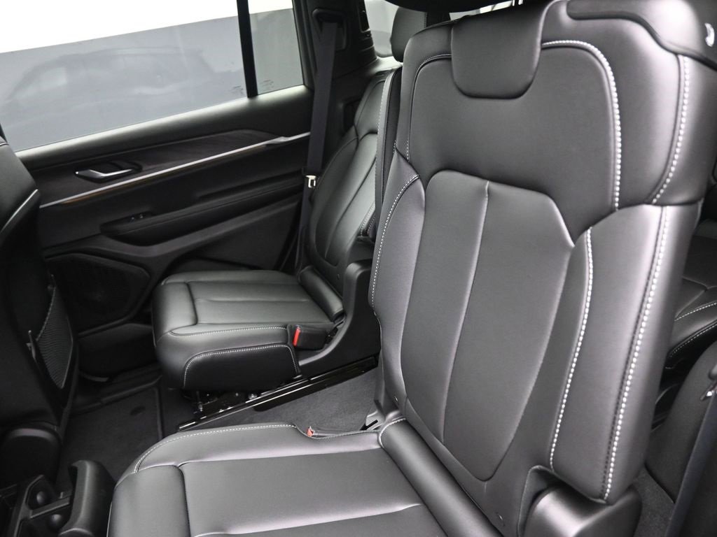 New 2025 Jeep Grand Cherokee L Limited w/ Black Appearance Package image 14