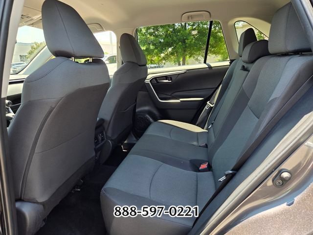 Used 2025 Toyota RAV4 XLE FWD image 10