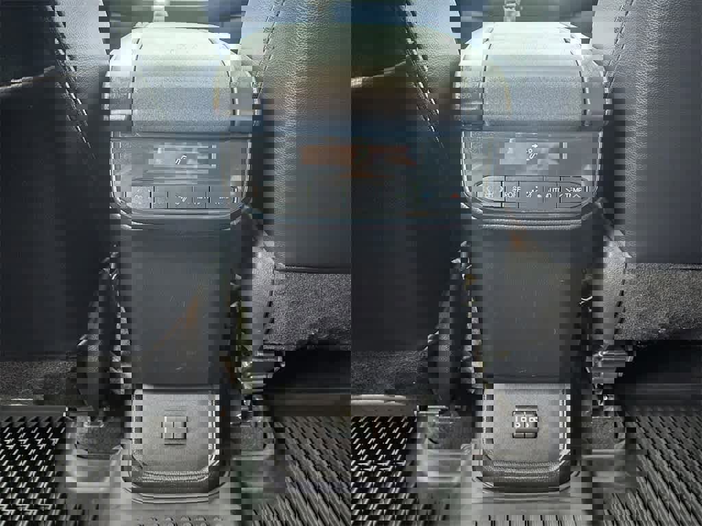 Used 2023 Toyota Highlander XLE image 13