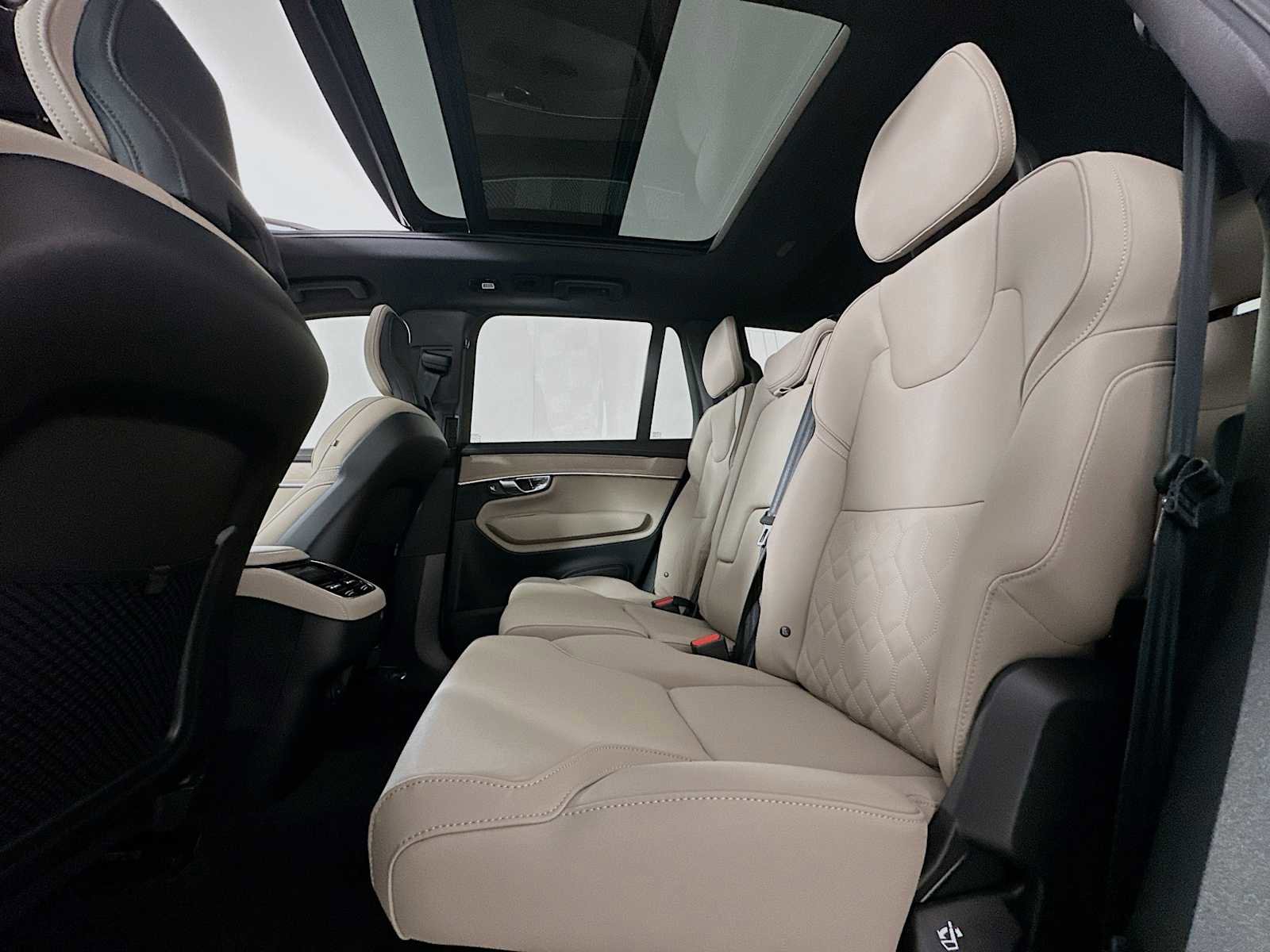 New 2026 Volvo XC90 B6 Plus w/ Protection Package image 23