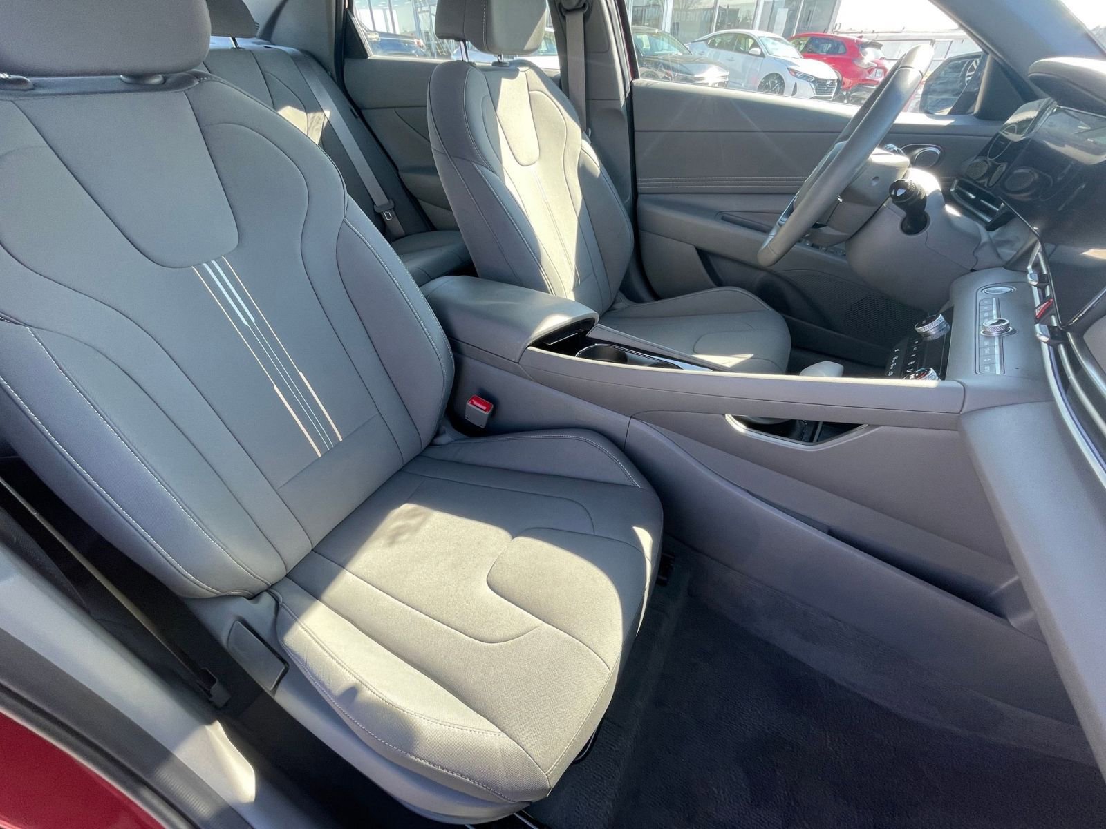 Used 2025 Hyundai Elantra SEL image 37