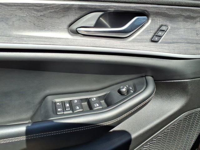 Used 2023 Jeep Grand Cherokee Limited AWD/4WD image 21