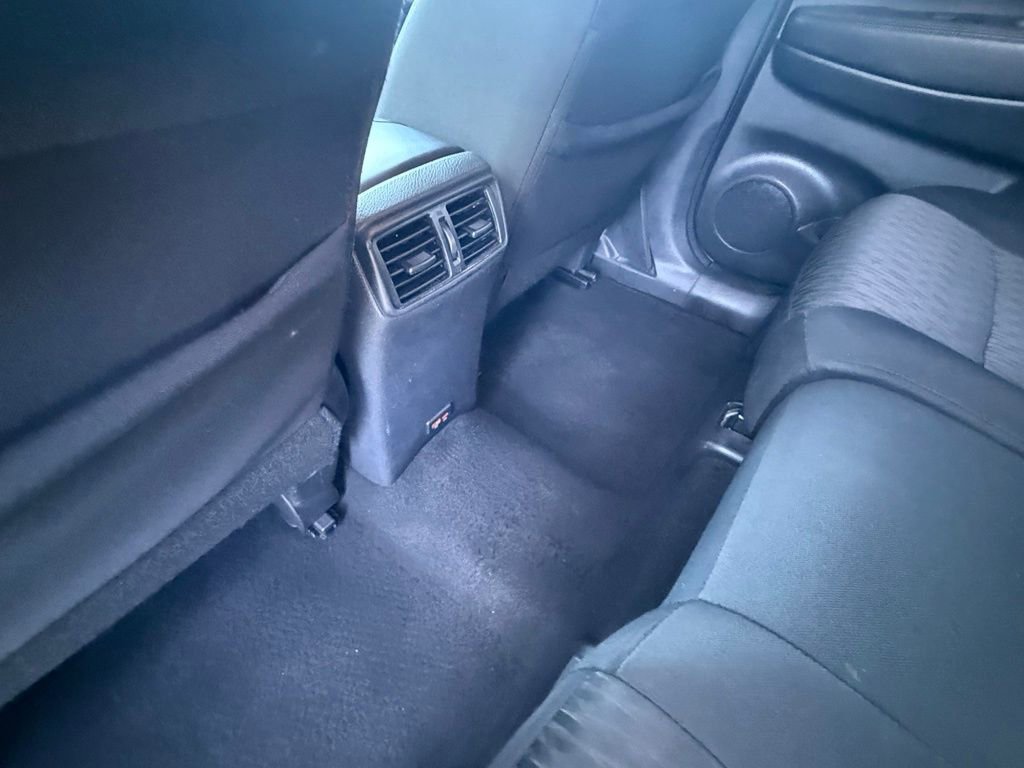Used 2019 Nissan Rogue S w/ Special Edition Package FWD image 26
