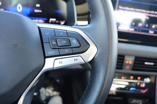 Used 2025 Volkswagen Jetta SE image 21