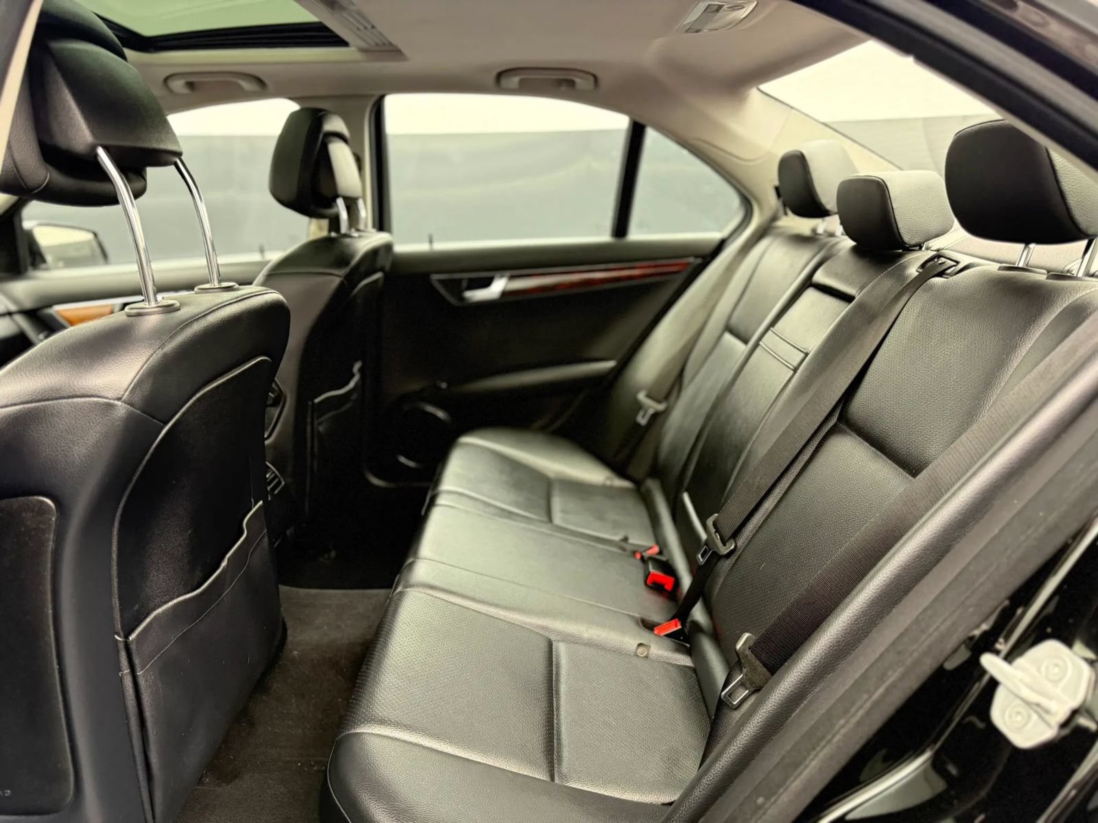 Used 2011 Mercedes-Benz C 300 4MATIC Sedan image 28