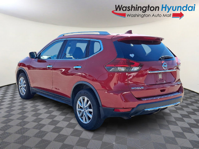 Used 2017 Nissan Rogue SV AWD/4WD image 4