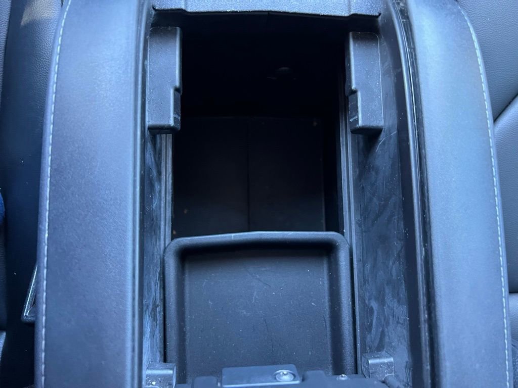 Used 2021 Toyota Highlander XLE image 32