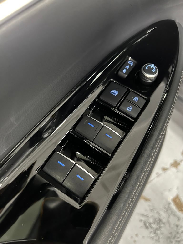 Certified 2022 Toyota Mirai w/ Advanced Technology Package RWD image 38